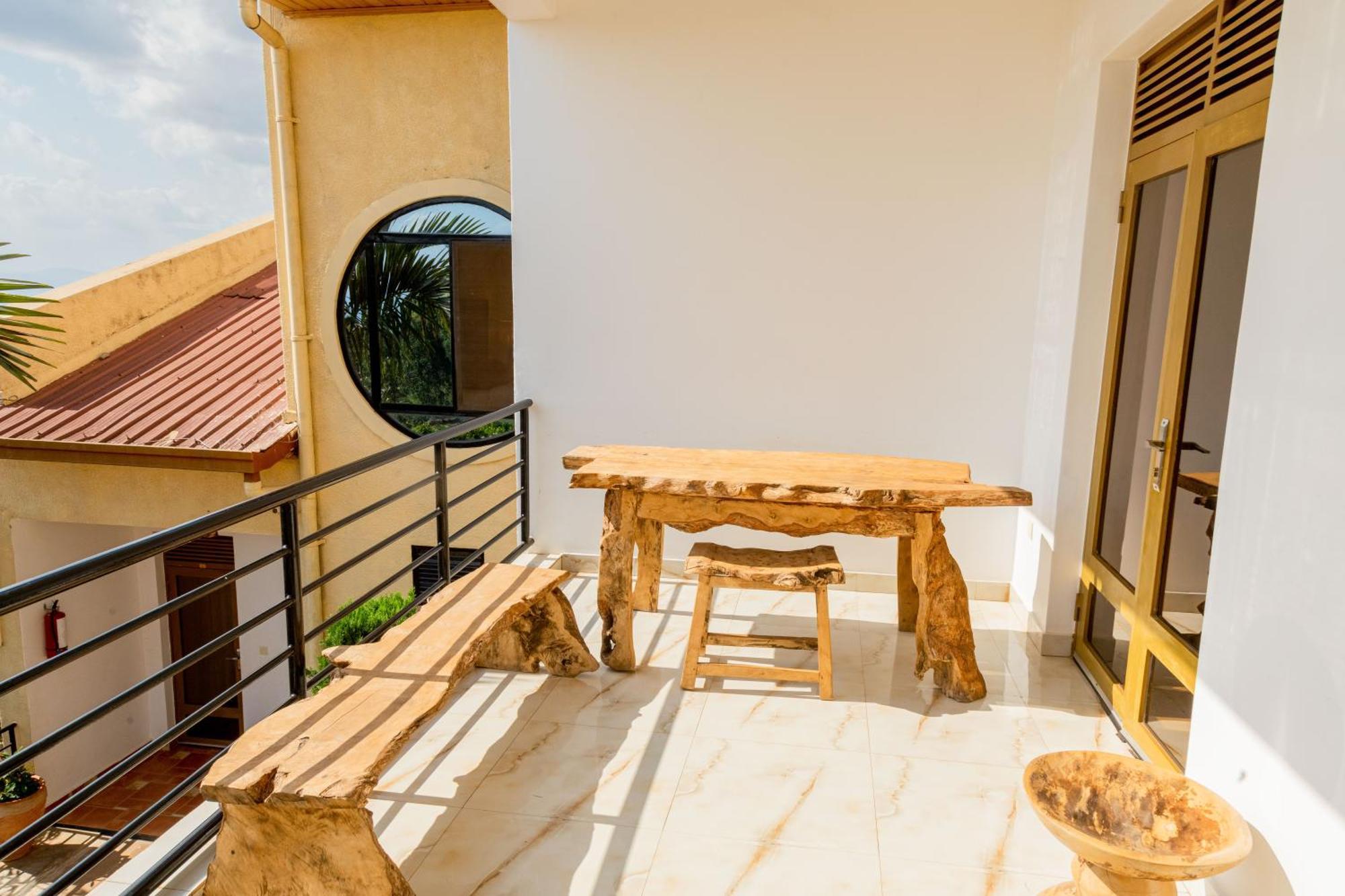 High Ground Villa Ltd Κιγκάλι Εξωτερικό φωτογραφία